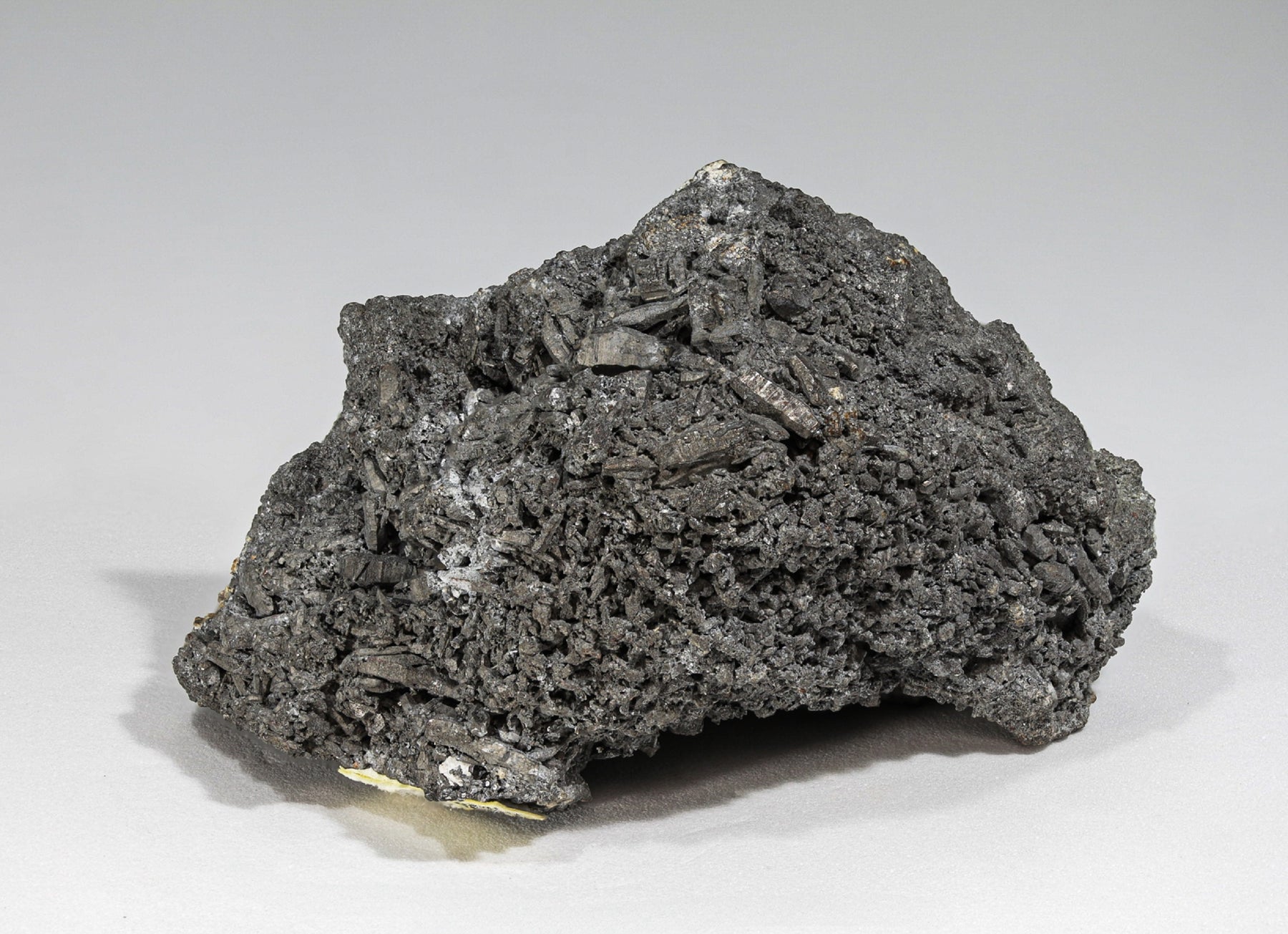 Pyromorphit Blaubleierz (Galenit pseudomorph nach Pyromorphit) – Meilen-Stein